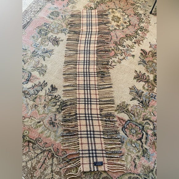 BURBERRY Nova Check Happy Fringe SCARF🔥EUC/LIKE NEW🔥WOVEN🎁CASHMERE Blend!🎄🎁 - Picture 12 of 15